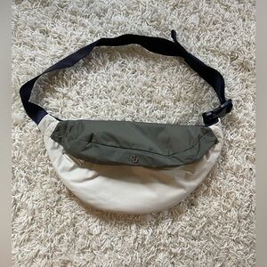 Lululemon belt bag